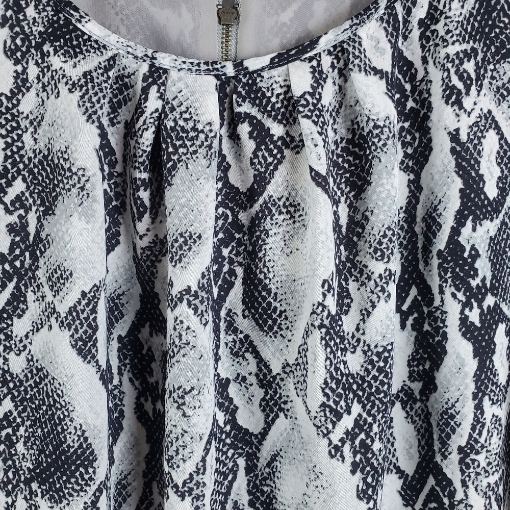 Apt. 9 Scoop Neck Chiffon Snake Print Pullover Top, XL, Black/White/Grey - Picture 3 of 13